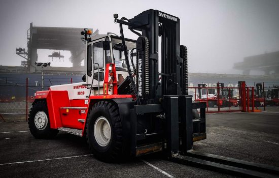 Photo of a Big Fork Lift / Heavy Duty Fork Lift / Heavy Capacity Svetruck Fork Lift