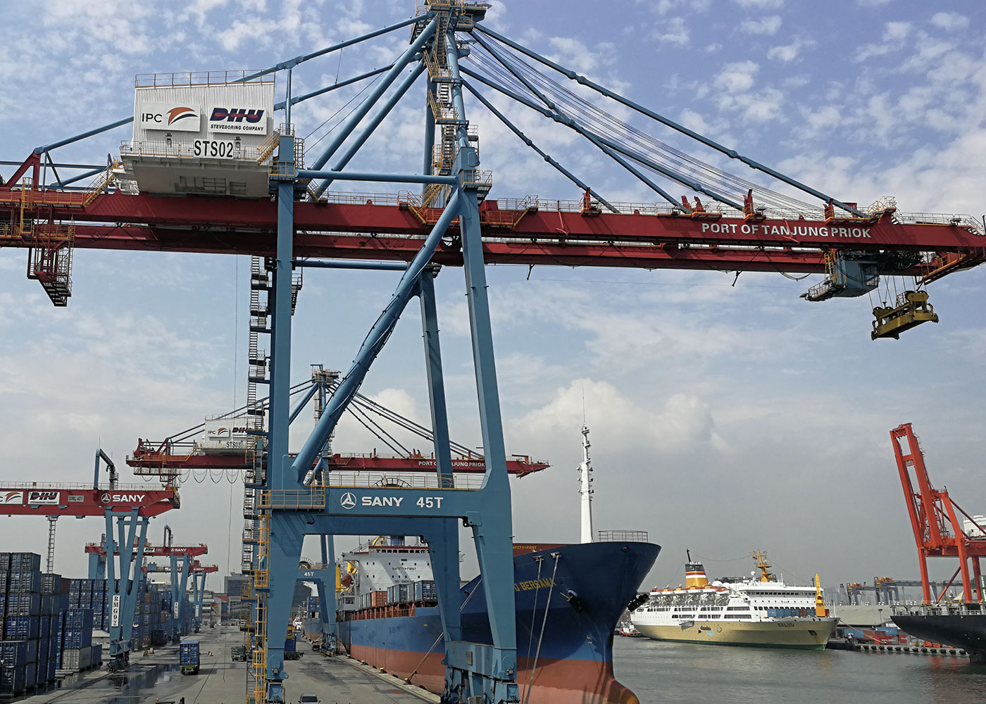 Photo of Gantry Cranes / Harbour Cranes / Container Cranes