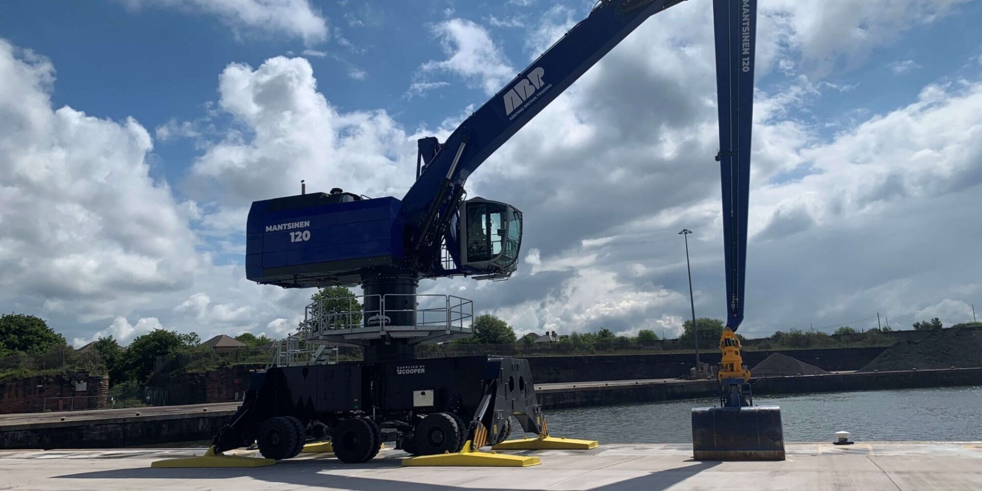 Mantsinen 120M at Port of Garston